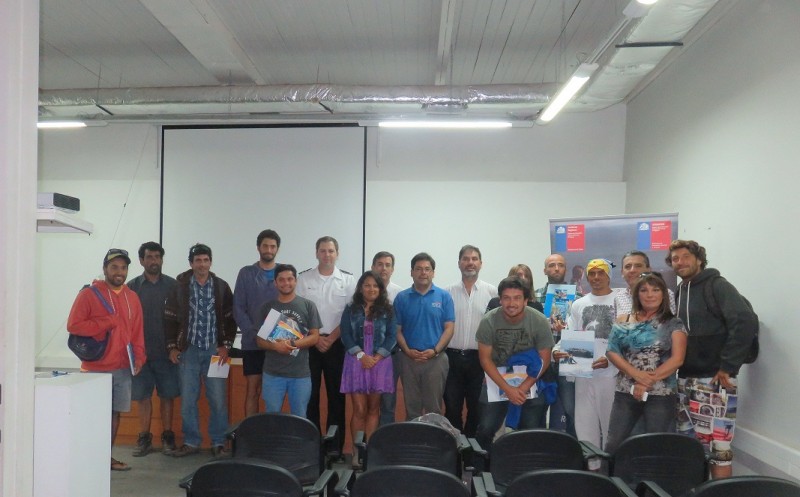 Escuelas de surf de Pichilemu reciben capacitación sobre la Ley de Turismo