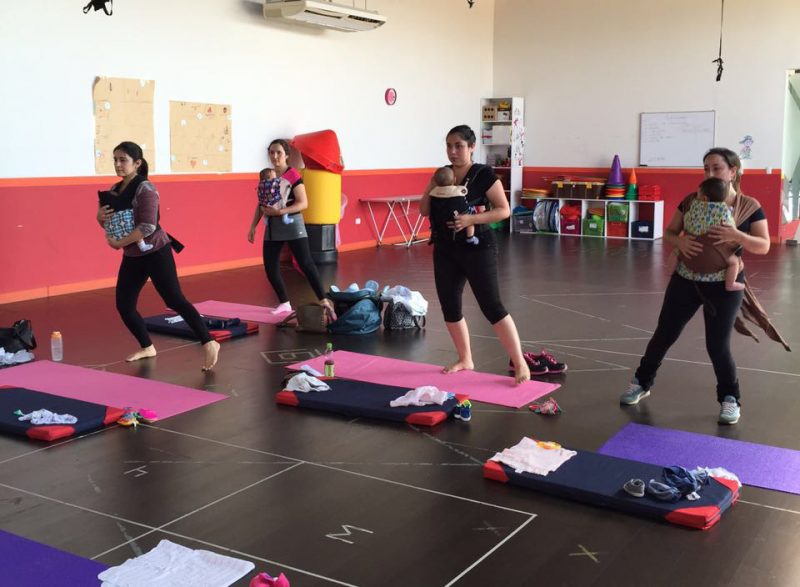 Realizan taller que fomenta el apego de la madre con su bebé tras el parto