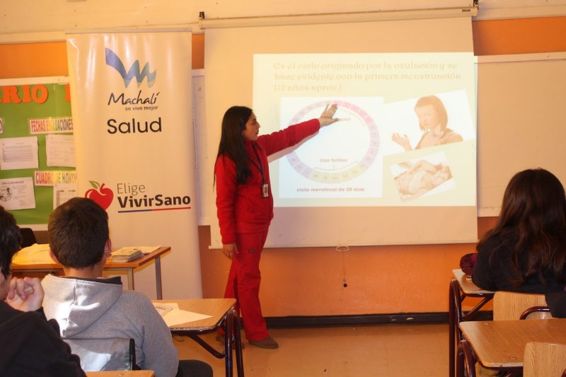 Salud Machalí realizó charla de educación sexual a estudiantes