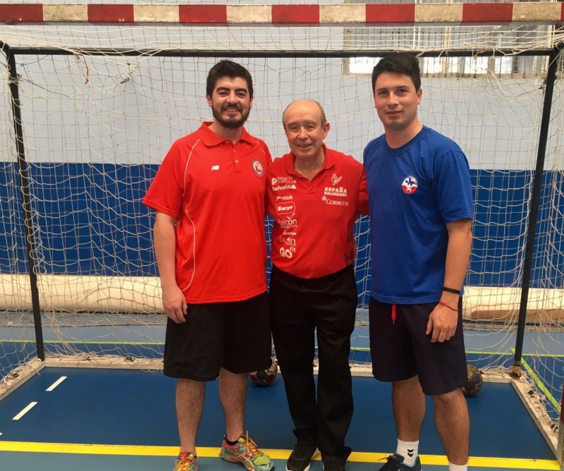 Técnico machalino de balonmano cumple con éxito su capacitación en España