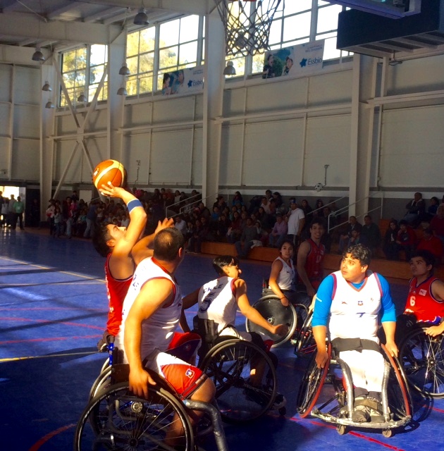 Selección chilena de “Básquetbol en Silla de Ruedas” maravilló a los machalinos