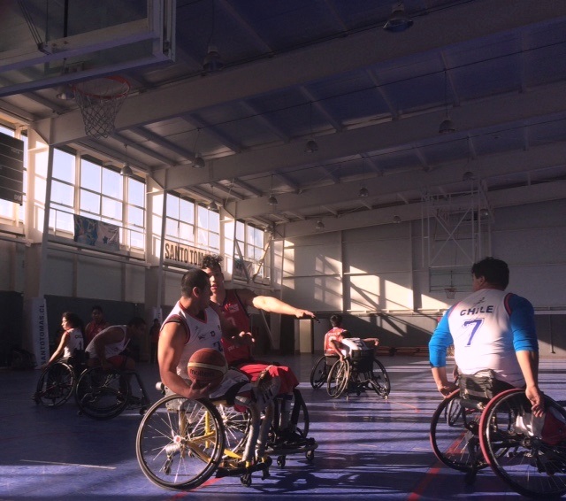 Selección chilena de “Básquetbol en Silla de Ruedas” maravilló a los machalinos