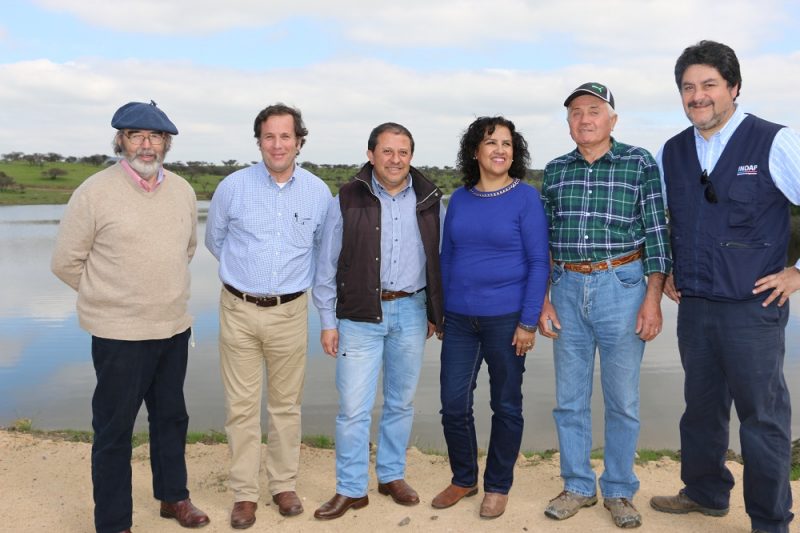 Consejeros regionales visitan minitranques financiados por GORE e INDAP