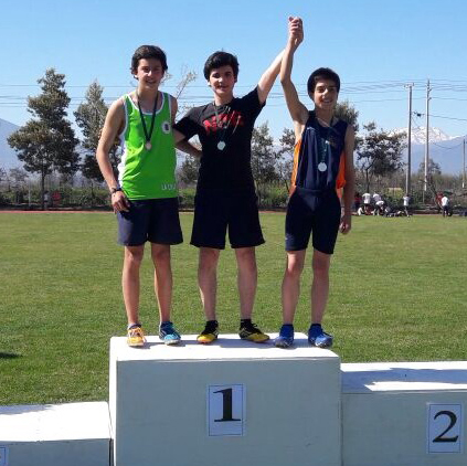 Jóvenes machalinos brillaron en el “Torneo de Atletismo La Cruz”