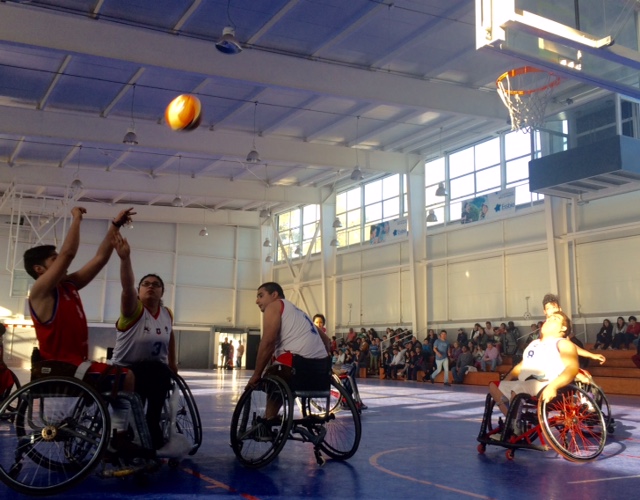 Selección chilena de “Básquetbol en Silla de Ruedas” maravilló a los machalinos