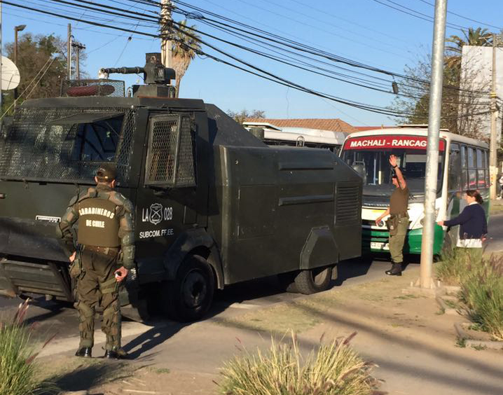 Micros Machalí paralizan y bloquean cruce San Juan-Balaguer