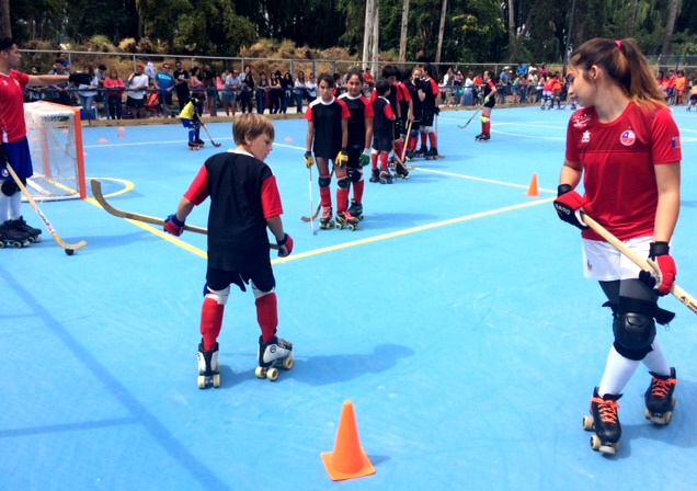“Las Marcianitas” dieron el vamos a la remozada cancha de hockey patín de Machalí