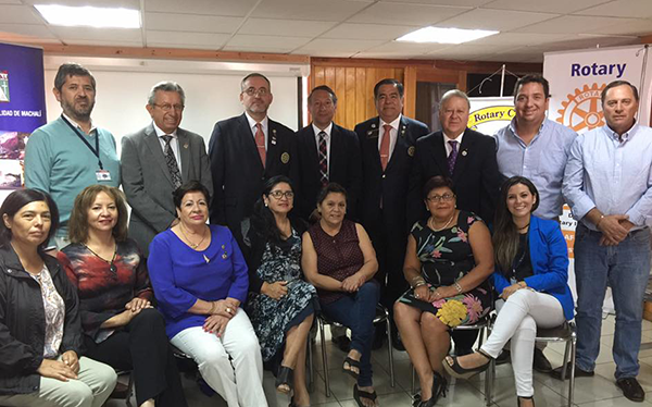 Rotary Machalí dona catre clínico y colchones antiescaras a la Municipalidad Rotary Machalí dona catre clínico y colchones antiescaras a la Municipalidad