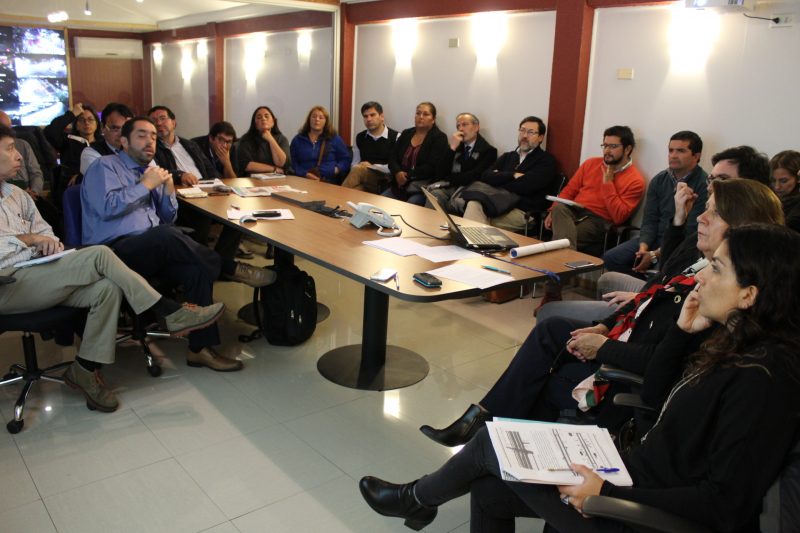 Autoridades y vecinos conforman mesa de trabajo para buscar solución al taco