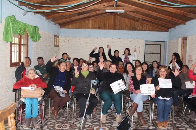 Salud Machalí realiza charla informativa a vecinos de Villa Cordillera