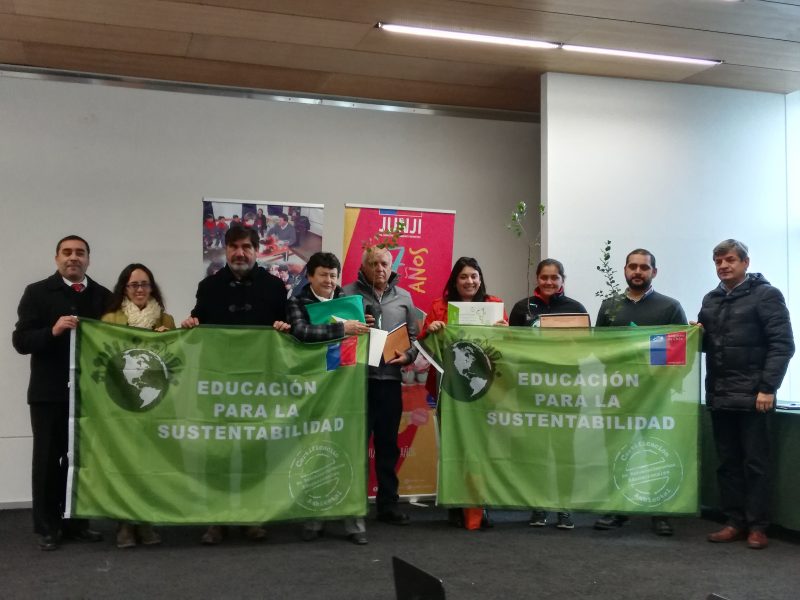 Escuela Chacayes recibe su certificación ambiental