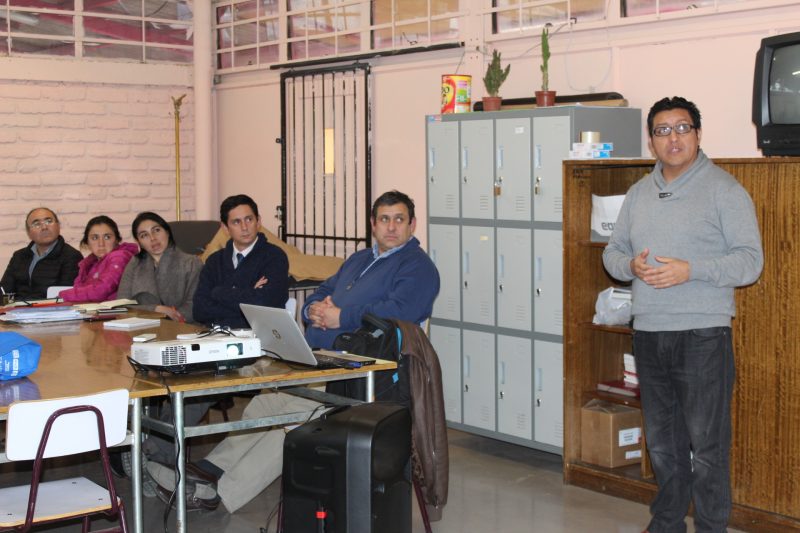 Académico de la U. de O’Higgins realiza workshop a docentes de la Escuela Artística de Machalí Académico de la U. de O’Higgins realiza workshop a docentes de la Escuela Artística de Machalí