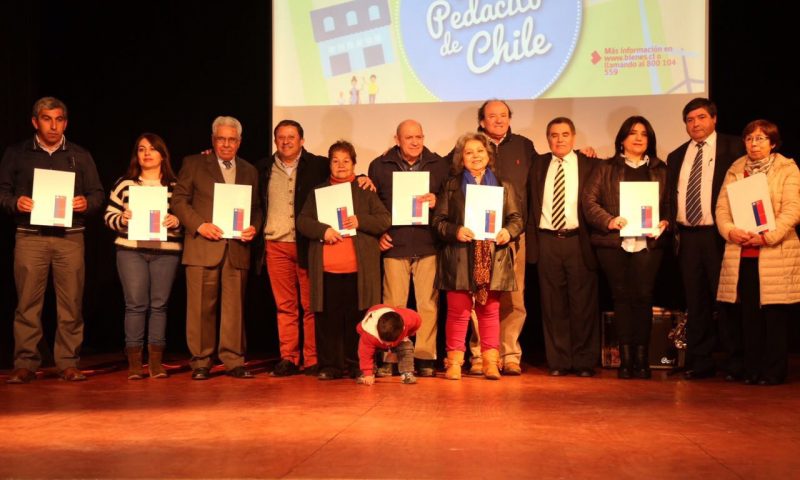 Ministra de Bienes Nacionales realiza entrega de dominios en Pichilemu