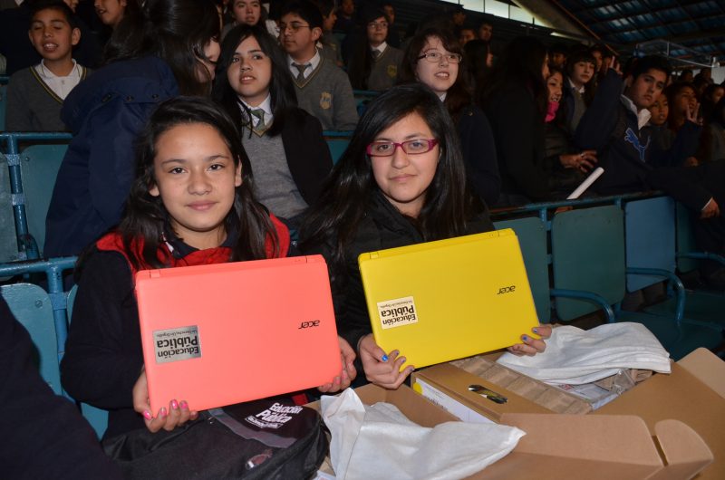Este martes alumnos machalinos recibirán su computador del programa Me Conecto para Aprender