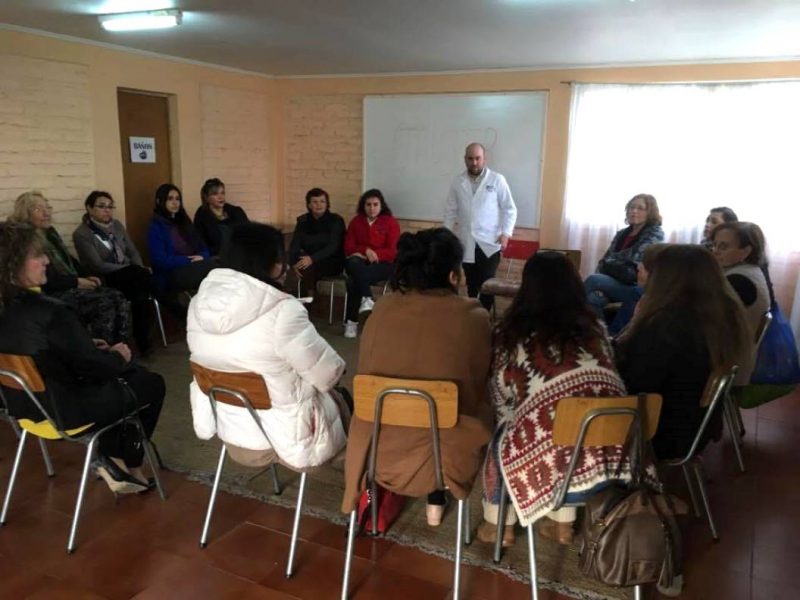 Salud Machalí realiza taller de sexualidad a mujeres mayores de 40 años