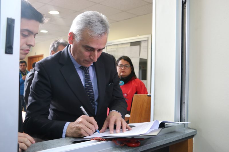 Intendencia se querelló contra responsable de agresión a funcionarios de Cesfam