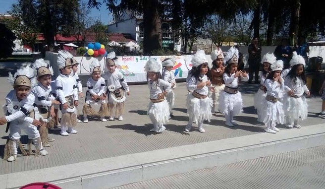Párvulos del Jardín Infantil Sol del Valle realizan intervención urbana