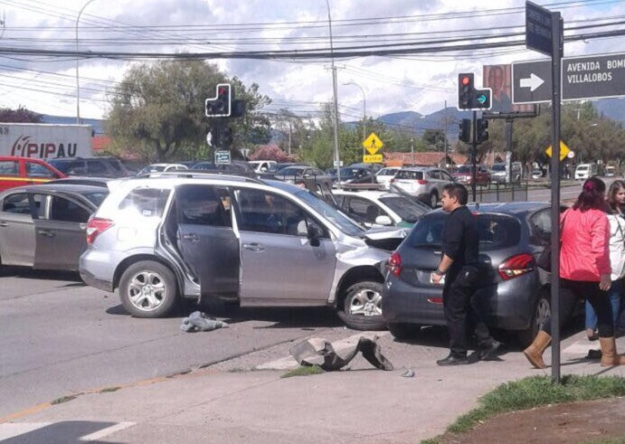 Robo a casa de Los Huertos de Machalí termina en choque tras persecución policial