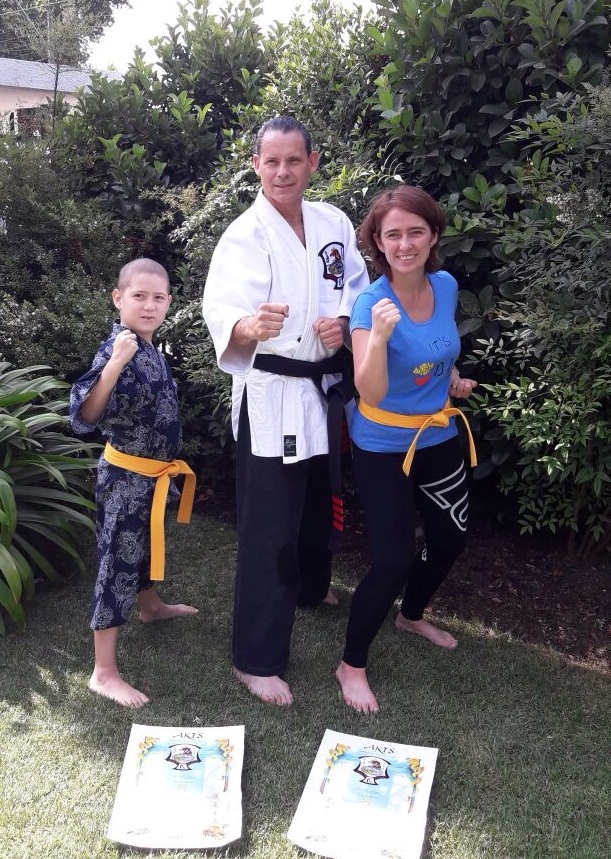 Pequeño con cáncer es graduado en el Taller “Kenpo Karate”