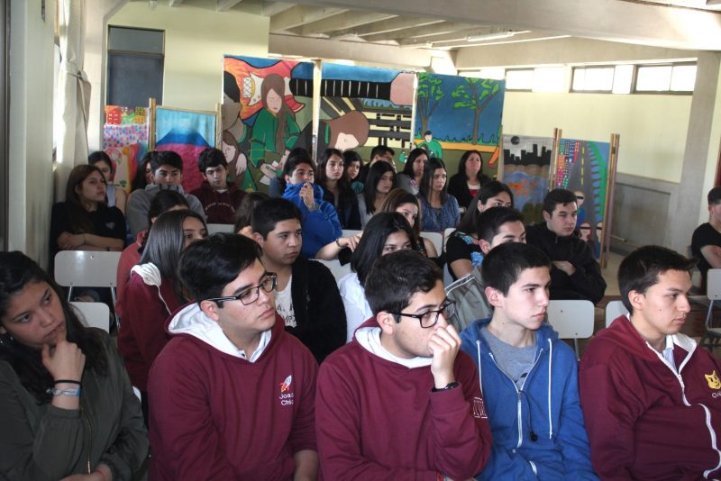 Alumnos del Colegio Mozart participan de charla sobre educación sexual
