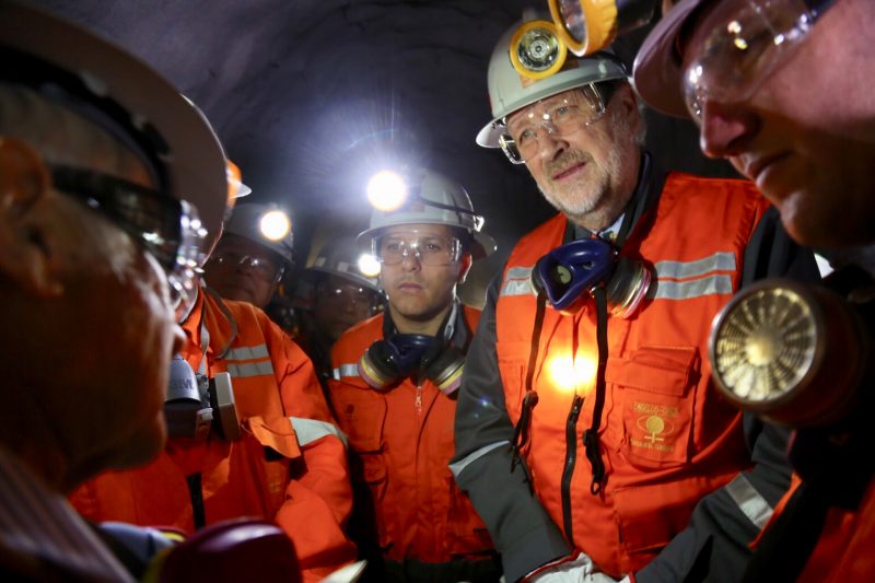 Intendente y ministro de Minería visitan el Nuevo Nivel Mina