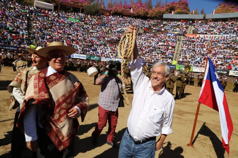 Una gran ovación recibió Presidente Sebastián Piñera en la Medialuna de Rancagua