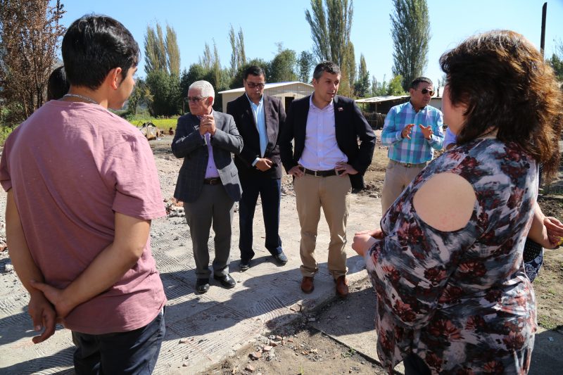 Intendente Juan Manuel Masferrer entregó viviendas de emergencia a víctimas de incendio