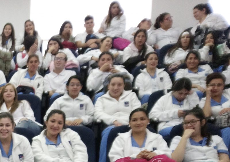 Estudiantes de la Salud se capacitan en prevención del V.I.H.