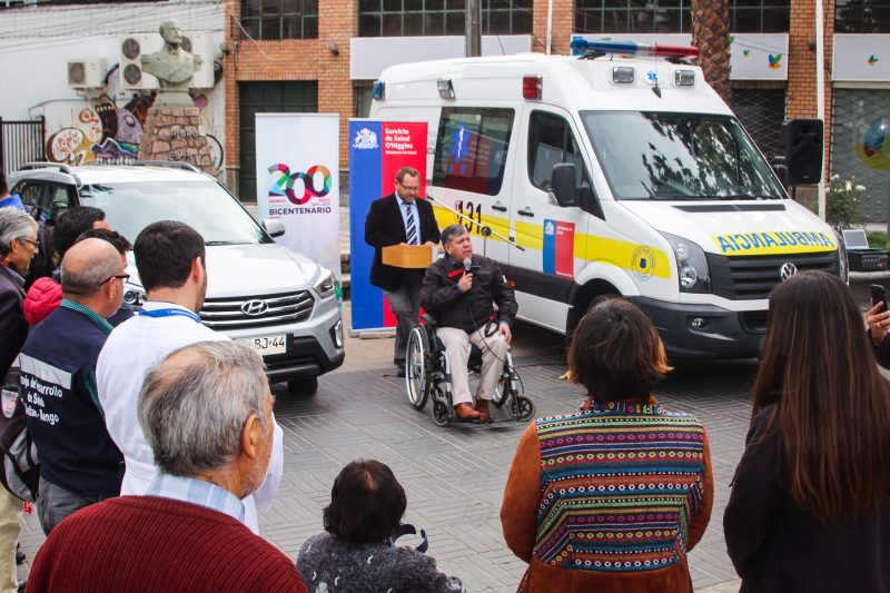 Servicio de Salud entrega ambulancia y vehículo de apoyo para el futuro SAR Rienzi Valencia de Rengo