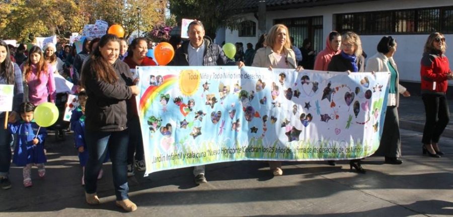 Familias marchan por el centro de Machalí en el marco del Día Internacional contra el Maltrato Infantil