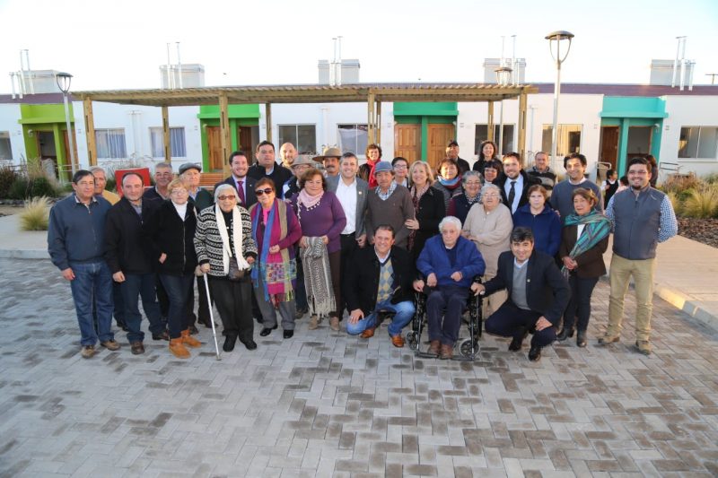 Adultos mayores reciben viviendas especialmente diseñadas para ellos en Marchigüe