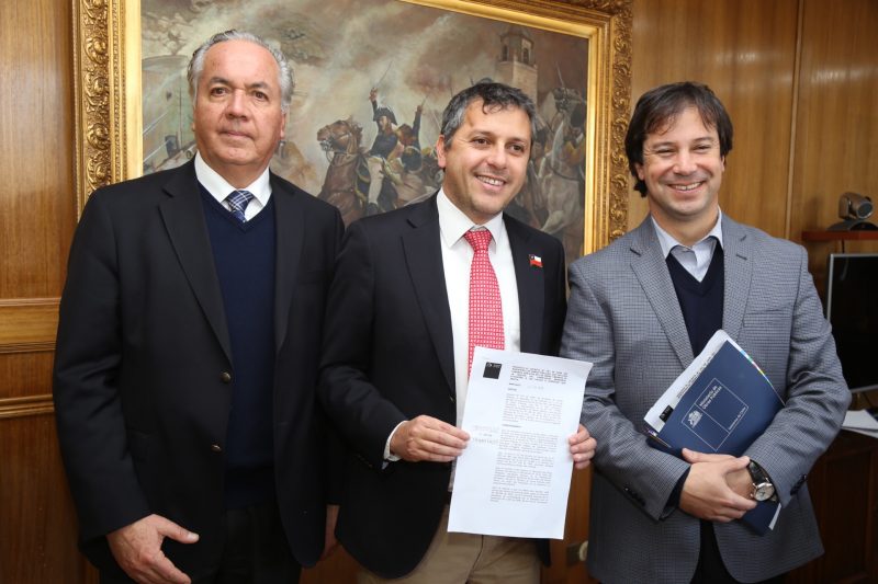 Carretera El Cobre es declarada como “camino público” y autoridades comprometen inicio de obras para fines de 2019