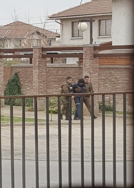 Carabineros detiene a dos personas por robo en Av. San Juan.