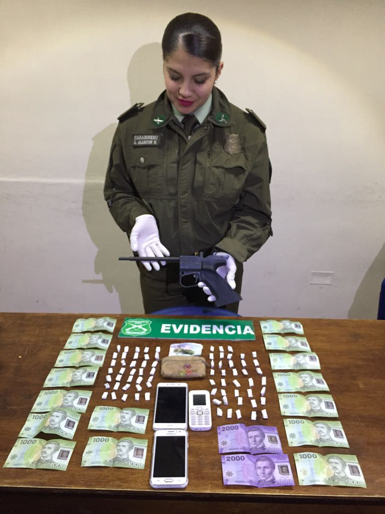 Carabineros Machalí detiene a tres sujetos por tráfico de drogas en ronda extraordinaria
