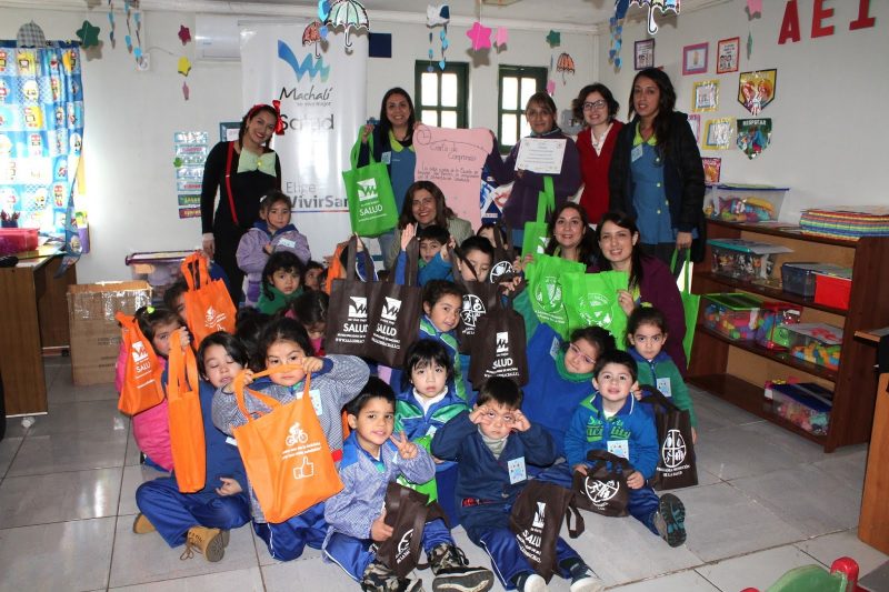 Alumnos de la Escuela de Lenguaje San Benito celebran el día del niño de forma saludable