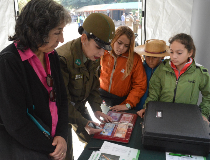 Carabineros informa cómo detectar billetes falsos en estas Fiestas Patrias