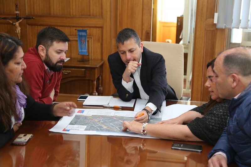 Intendente se reúne con “No + Tacos” y da a conocer nuevos avances en conectividad Machalí-Rancagua