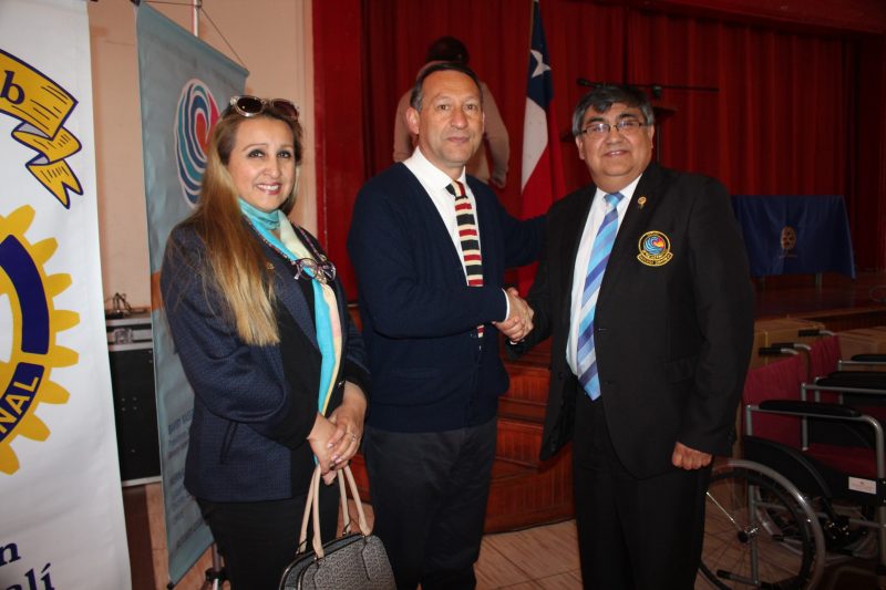 Donan implementos médicos para personas con discapacidad