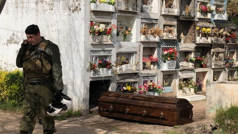 Encuentran ataúd con cuerpo en su interior en el Cementerio Parroquial