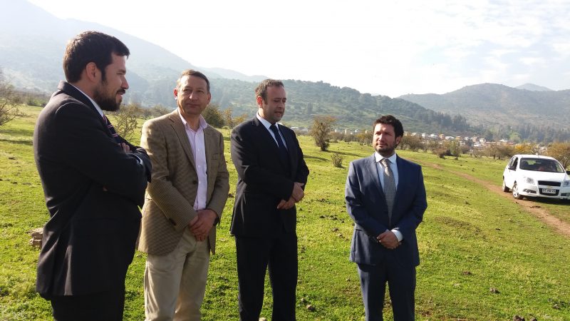 Autoridades visitan el terreno donde se construirá el futuro Centro de Referencia de Salud de Machalí