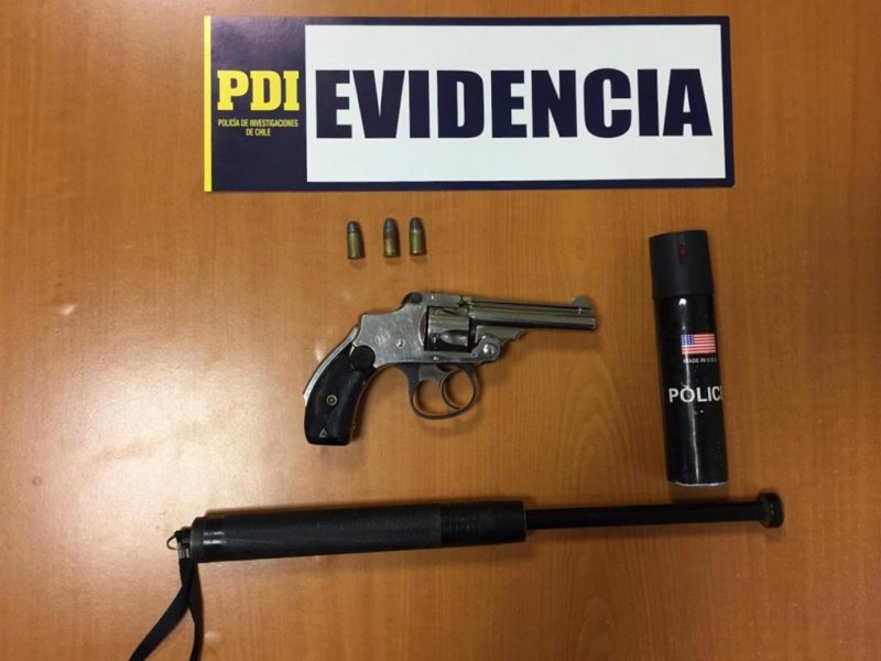 Sorprenden a sujeto manipulando arma de fuego
