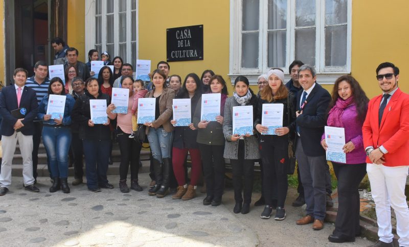 Familias de San Fernando y San Vicente recibieron subsidios del Minvu