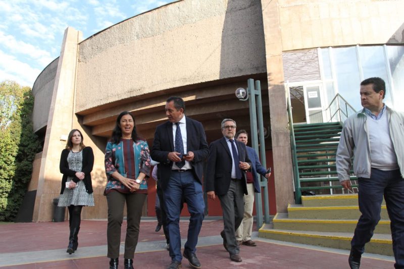 MINISTRA DEL DEPORTE VISITÓ GIMNASIO DEL COLEGIO COYA