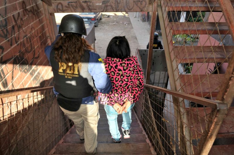Detienen a mujer por delito de estafa que habría afectado a comerciante