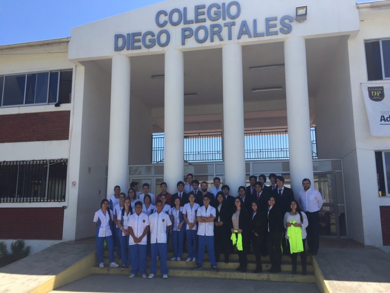 Seremi de Bienes Nacionales dicta charla de Educación Cívica a alumnos machalinos