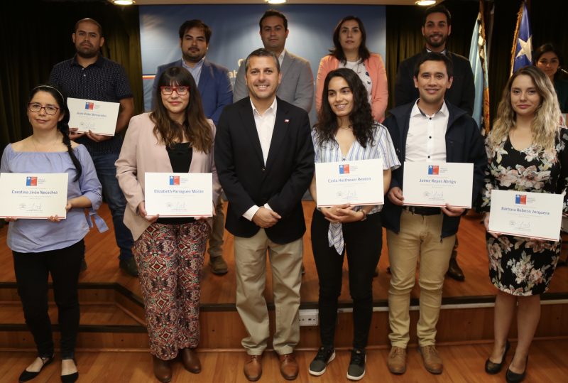 Entregan beneficio económico a profesionales y técnicosdeudores de créditos universitarios