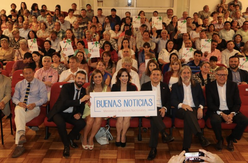 Familias de Machalí reciben su mejor regalo de Navidad: tras años de espera hoy son dueños de su hogar Familias de Machalí reciben su mejor regalo de Navidad: tras años de espera hoy son dueños de su hogar