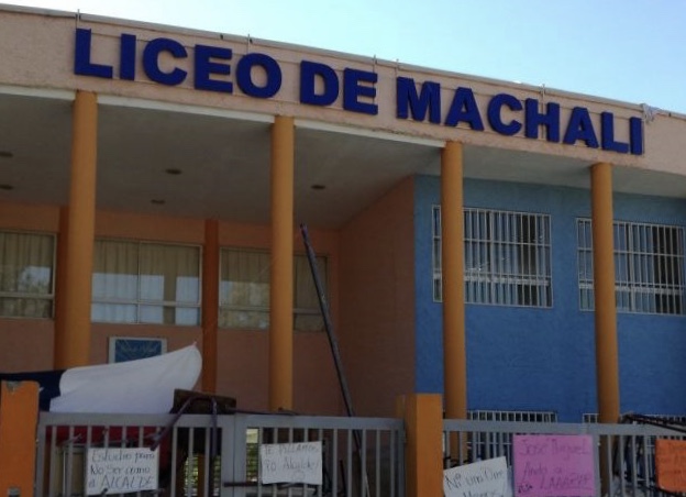 Liceo de Machalí: más de una decena de profesores habrían sido desvinculados
