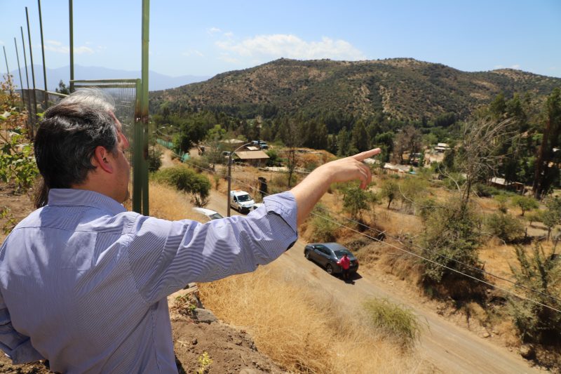 Agua potable, electricidad y pavimentación de calles: las mejoras que tendrán las familias del Campamento Los Peumos de Machalí