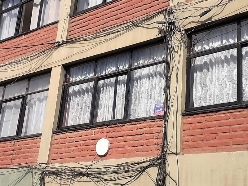 Rancagua: retiran cables en desuso desde departamentos Rancagua: retiran cables en desuso desde departamentos